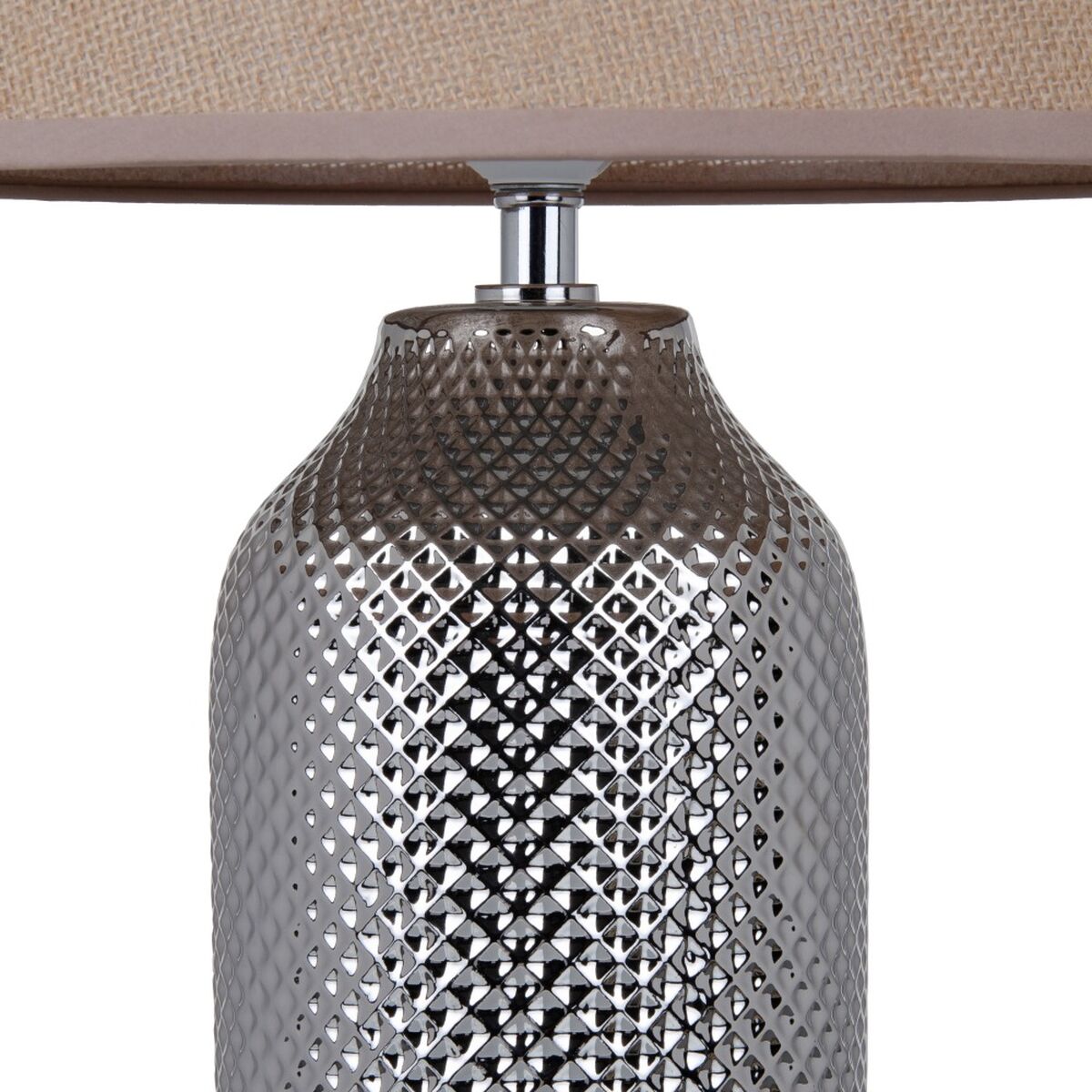 Table lamp silver ridges design